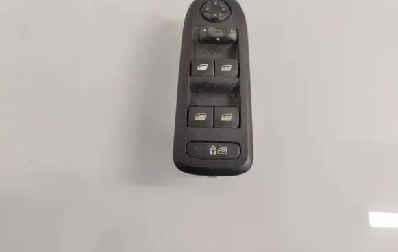 Peugeot 508 Electric window control switch 30170375
