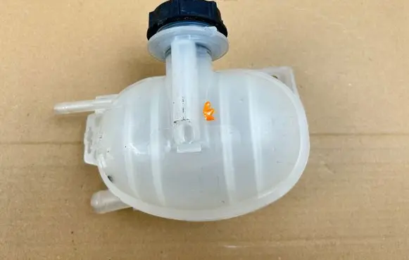 Ford Mustang Mach-E Coolant expansion tank/reservoir LJ938A080AC