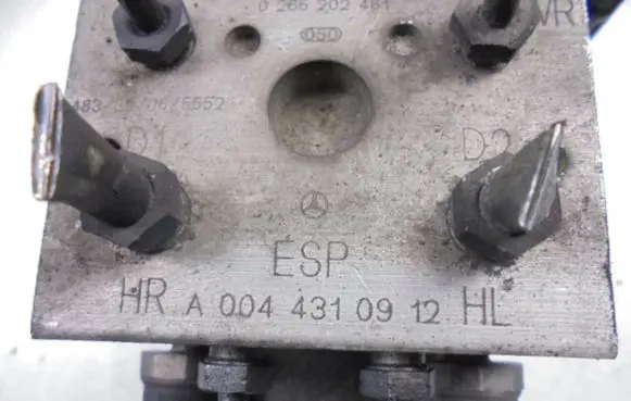 Mercedes-Benz Vaneo W414 ABS Pump 0044310912