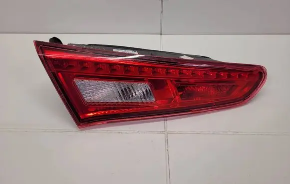 Alfa Romeo Giulietta Tailgate rear/tail lights 50531133