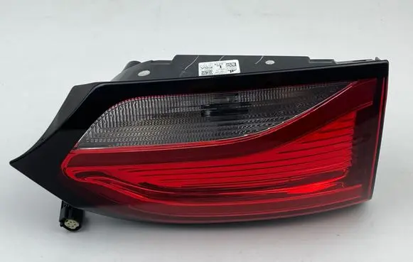 Chrysler Pacifica Tailgate rear/tail lights F00HTC409110 111617A120V P68228941AE