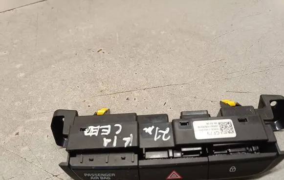 KIA Ceed Hazard light switch 93600J7900 CF79