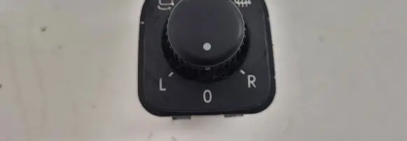 Volkswagen PASSAT B6 Wing mirror switch 1K0959565G