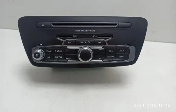 Audi Q3 8U Radio/CD/DVD/GPS head unit 8U0035192E 8U0035192C