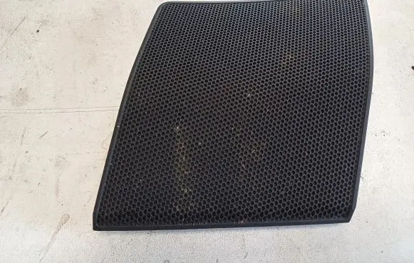 Side speaker trim/cover
