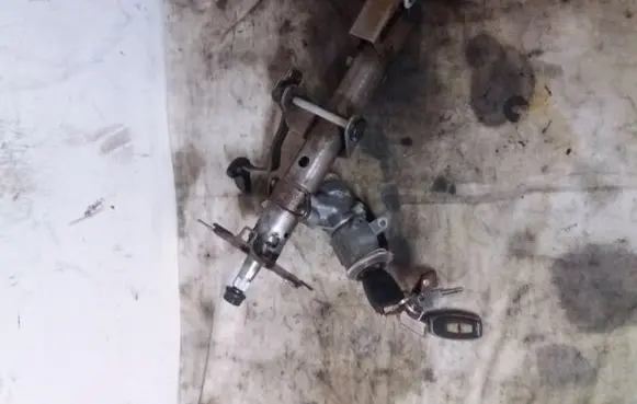 Toyota Avensis Verso Steering wheel axle
