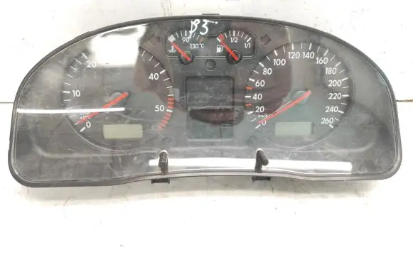 Volkswagen PASSAT B5 Speedometer (instrument cluster) 3B0920822AX