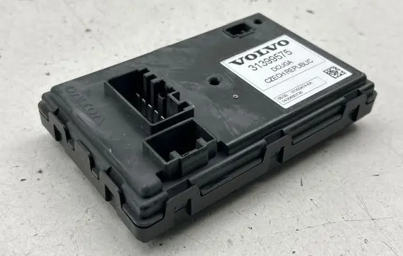 Volvo V40 Tow bar trailer control unit/module 31399575 1435600736 31350474AA
