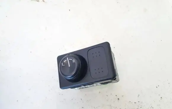 Nissan Primera Wing mirror switch