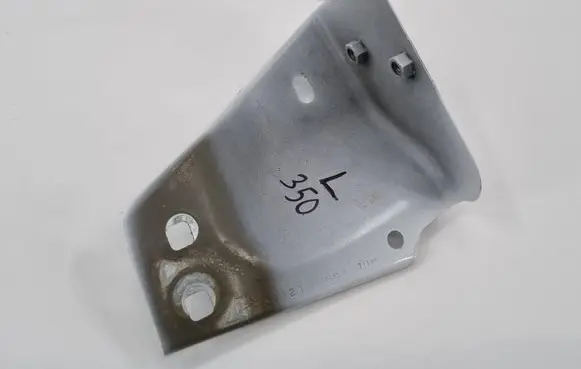 Ram 1500 DT Fender mounting bracket 18956B 711AA 18956B711AA