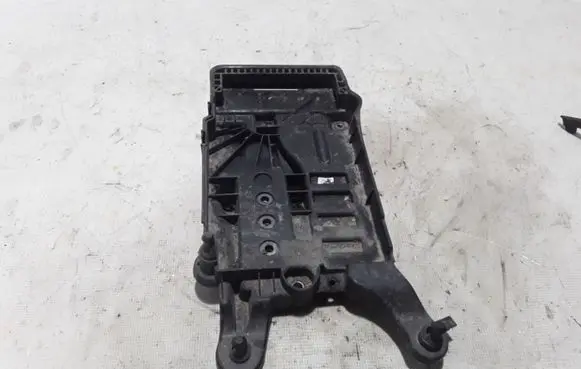 Seat Ibiza V (KJ) Battery bracket 2Q0915331