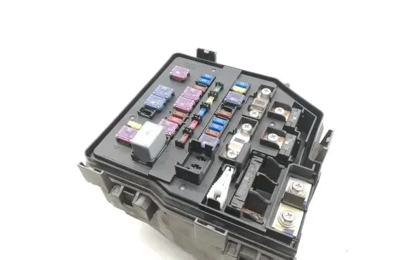 Honda CR-V Fuse module SWYE01