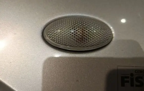 Citroen C3 Front fender indicator light