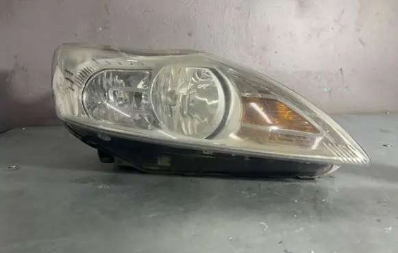 Ford Focus Headlight/headlamp 8M5113W029AD 0077R00