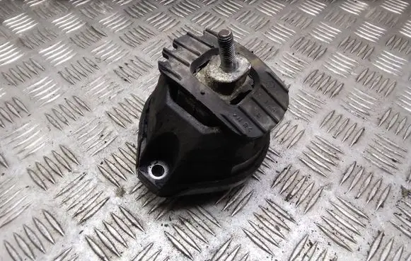 BMW 5 E60 E61 Engine mount bracket 6770642 677064201