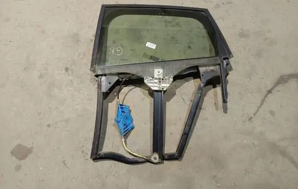 Audi A2 Rear door window/glass frame 8Z0839451B