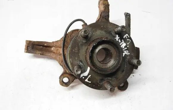 Nissan X-Trail T31 Stub axle M9RC830