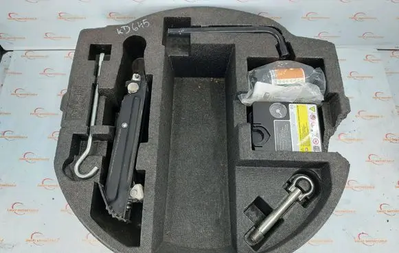 Mazda 2 Tool box D09W688MX