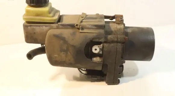 Renault Laguna III Power steering pump 9807272