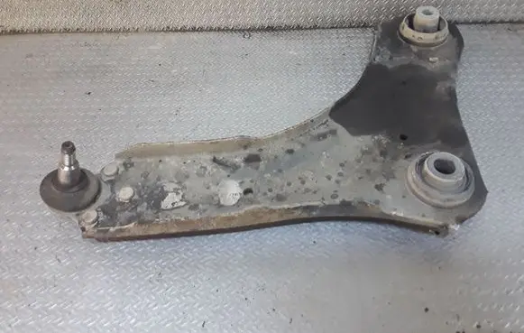 Renault Megane III Front lower control arm/wishbone