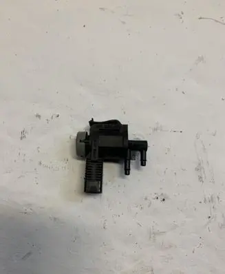 Audi A6 S6 C5 4B Turbo solenoid valve 1K0906283A