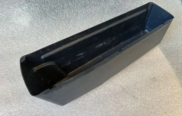 Volkswagen PASSAT B2 Front door storage pocket/box 331867705