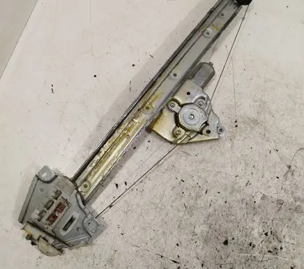 Suzuki Grand Vitara II Front door window regulator with motor 8343065J00