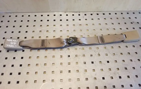 Nissan X-Trail T30 Middle seatbelt (rear) 