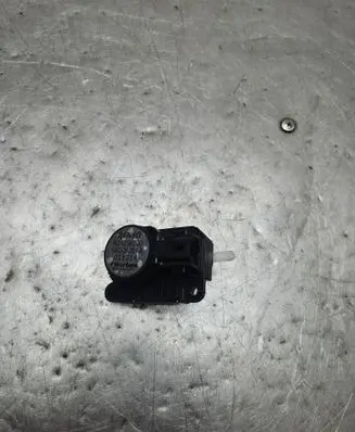 Renault Captur Air flap motor/actuator A21201700 HAD36001A 011214