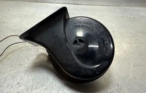 BMW 5 E60 E61 Horn signal 6935988