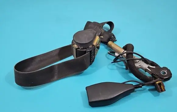 Renault Trafic II (X83) Front seatbelt IMPRK1502011