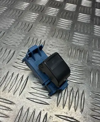 Toyota Avensis T270 Electric window control switch 8481005080 14915 30430938