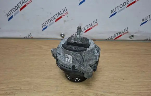 BMW 3 F30 F35 F31 Engine mount bracket 6787663