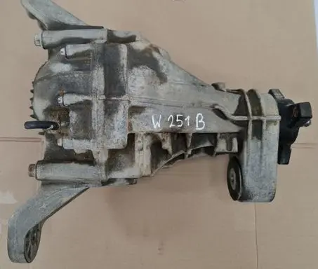 Mercedes-Benz R W251 Rear differential