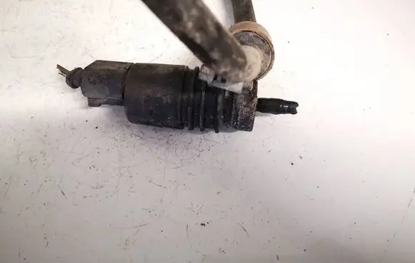 Volkswagen Caddy Windscreen/windshield washer pump 