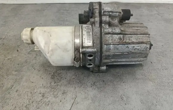 Opel Zafira B Power steering pump 13192897ZF