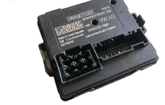 Volkswagen Golf VII Gateway control module 5WA907530E