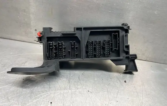 Mercedes-Benz ML W164 Fuse module A1645402372 5072426 YAP27237