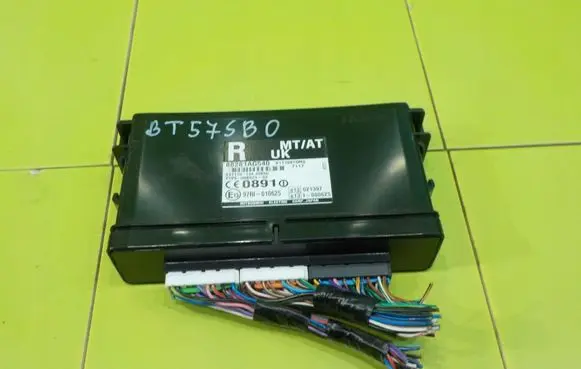 Subaru Legacy Central body control module 88281AG540 ZP62