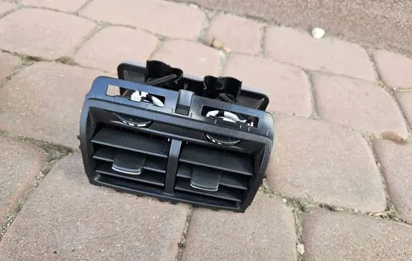 Opel Astra L Rear air vent grill 9835358380