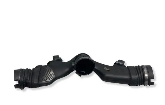 Mercedes-Benz R W251 Turbo air intake inlet pipe/hose A6420943497
