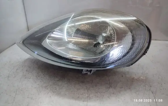 Renault Trafic II (X83) Headlight/headlamp 7700311373