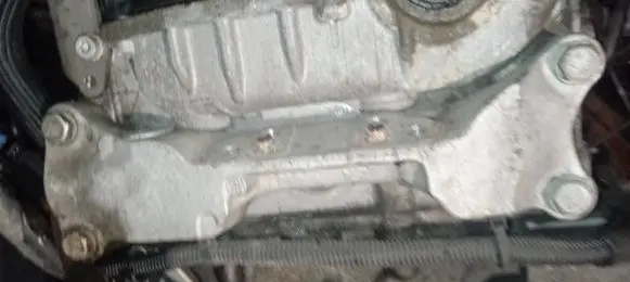 Citroen C3 Picasso Engine mounting bracket