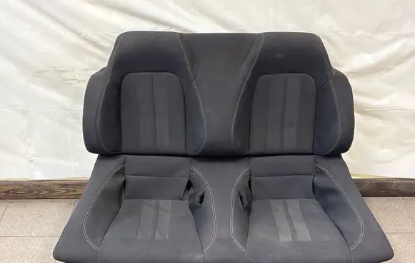Ford Mustang VI Rear seat 