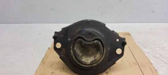 Jeep Grand Cherokee Engine mount bracket
