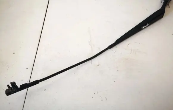 Skoda Octavia Mk2 (1Z) Front wiper blade arm 1z1955410