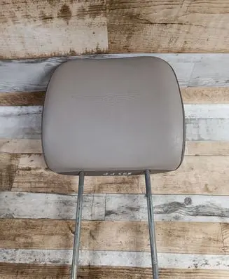 Chrysler Pacifica Front seat headrest 