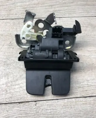 Skoda Superb B6 (3T) Tailgate/trunk/boot lock/catch/latch 3T9827520