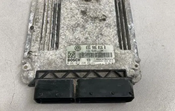 Volkswagen Golf Plus Engine control unit/module 03G906016R 0281012220