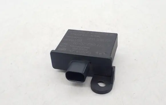 BMW 5 E60 E61 Tire pressure sensor 6771042 67710420201
